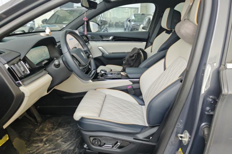 Used BYD Tang New Energy 2022 EV 730KM Luxury Model Left Front Seat