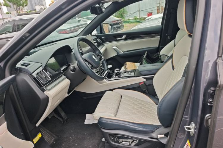Used BYD Tang New Energy 2022 EV 600KM Luxury Model Left Front Seat