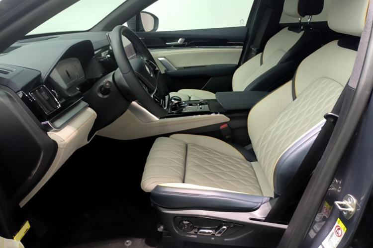 Used BYD Tang New Energy 2022 EV 600KM Luxury Model Left Front Seat