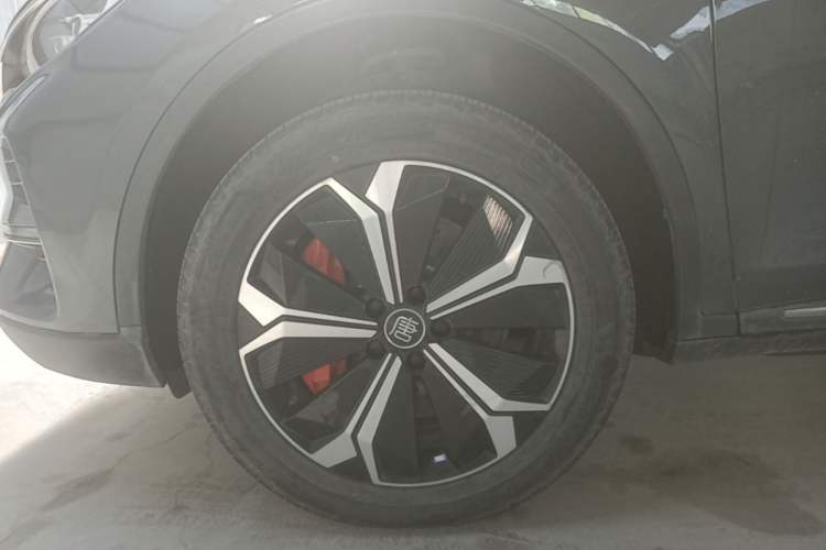 Used BYD Tang New Energy 2022 EV 730KM Luxury Model Left Front Wheel Hub