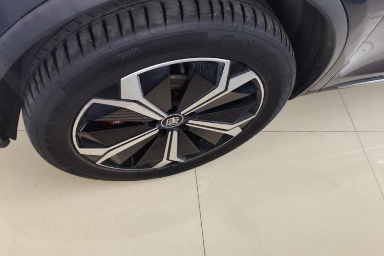Used BYD Tang New Energy 2022 EV 600KM Luxury Model Left Front Wheel Hub