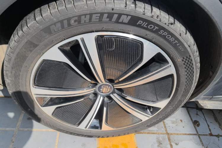 Used BYD Tang New Energy 2022 EV 635 km All-Wheel-Drive Flagship Model Left Front Wheel Hub