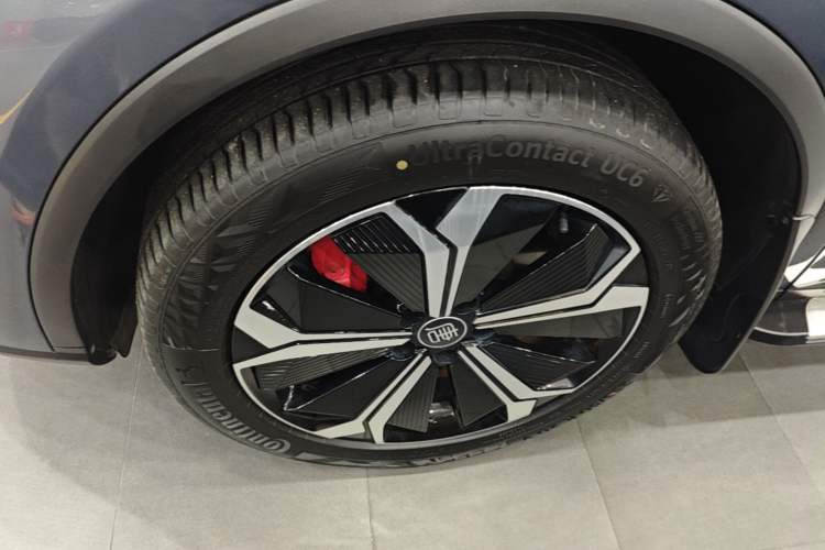 Used BYD Tang New Energy 2022 EV 730KM Luxury Model Left Front Wheel Hub