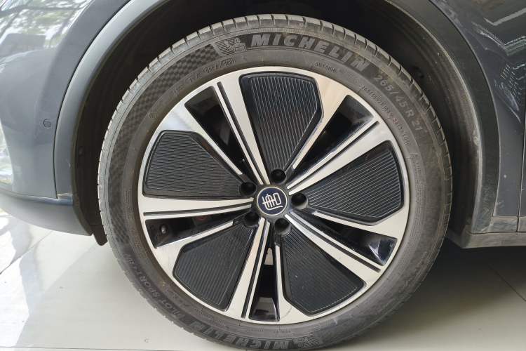 Used BYD Tang New Energy 2022 EV 635 km All-Wheel-Drive Flagship Model Left Front Wheel Hub