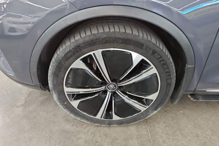 Used BYD Tang New Energy 2022 EV 635 km All-Wheel-Drive Flagship Model Left Front Wheel Hub