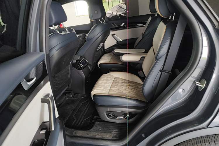 Used BYD Tang New Energy 2022 EV 730KM Luxury Model Left Rear Seat