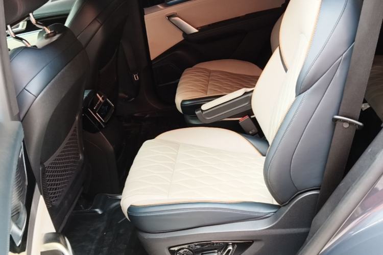 Used BYD Tang New Energy 2022 EV 730KM Luxury Model Left Rear Seat