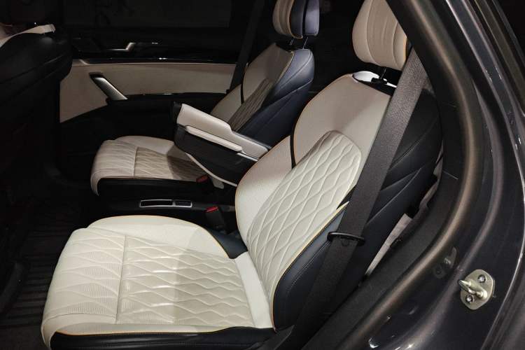 Used BYD Tang New Energy 2022 EV 730KM Luxury Model Left Rear Seat