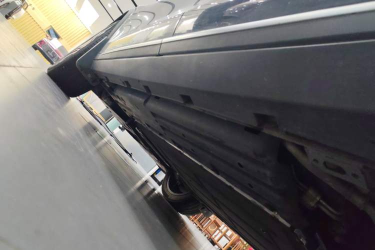 Used BYD Tang New Energy 2022 DM-p 215 km All-Wheel-Drive Deluxe Model Left Side Sill