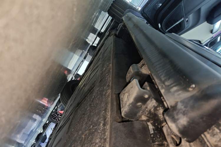 Used BYD Tang New Energy 2022 EV 635 km All-Wheel-Drive Flagship Model Left Side Sill