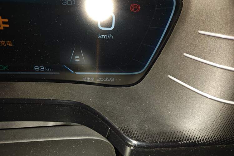Used BYD Tang New Energy 2022 EV 635 km All-Wheel-Drive Flagship Model Odometer Close Up