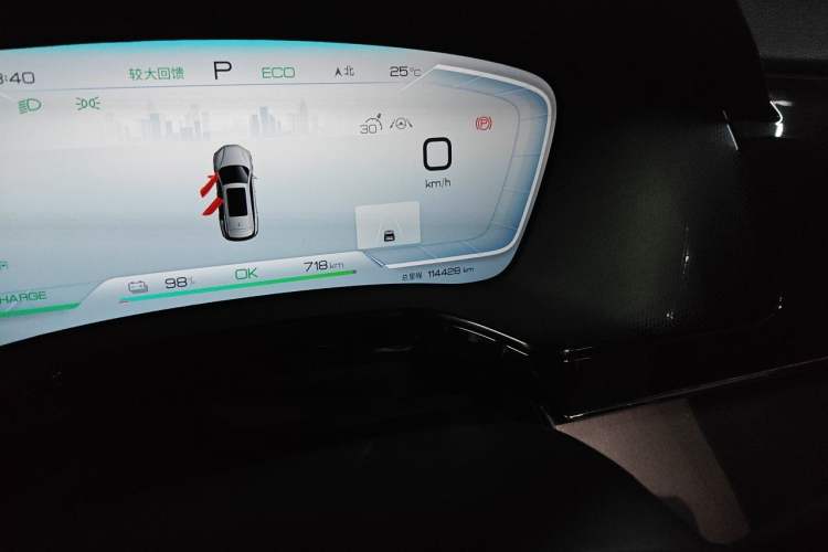 Used BYD Tang New Energy 2022 EV 730KM Luxury Model Odometer Close Up