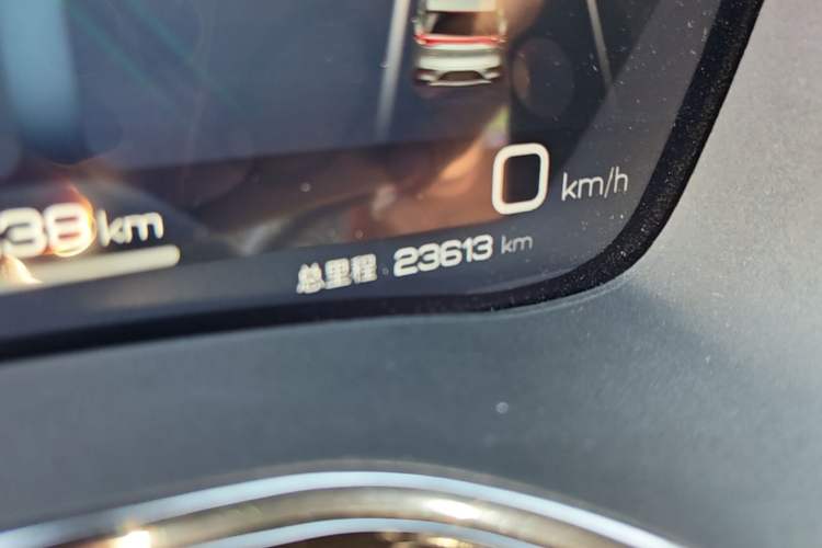 Used BYD Tang New Energy 2022 DM-i 252km Luxury Model Odometer Close Up