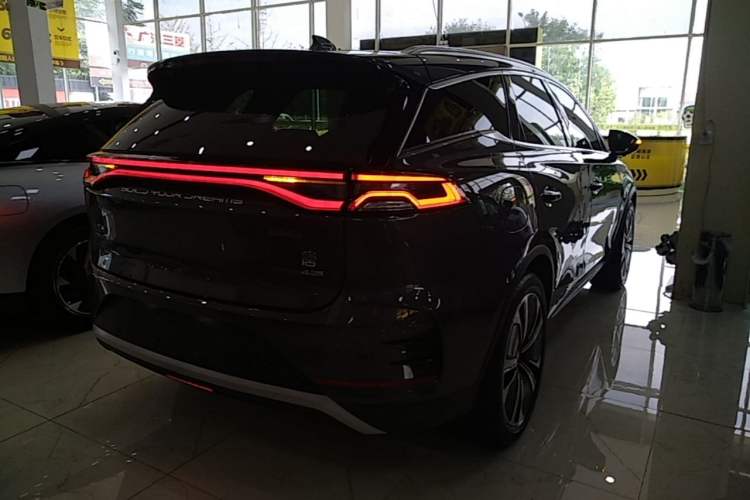 Used BYD Tang New Energy 2022 DM-p 215KM Four-Wheel Drive Flagship Model Rear Right 45 Deg