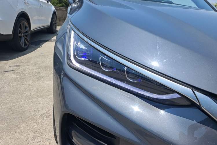 Used BYD Tang New Energy 2022 EV 635 km All-Wheel-Drive Flagship Model Right Front Headlight