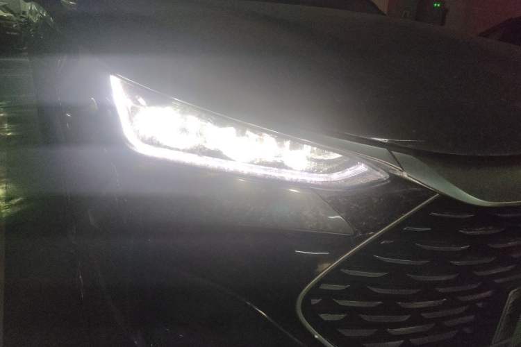 Used BYD Tang New Energy 2022 DM-p 215KM Four-Wheel Drive Flagship Model Right Front Headlight