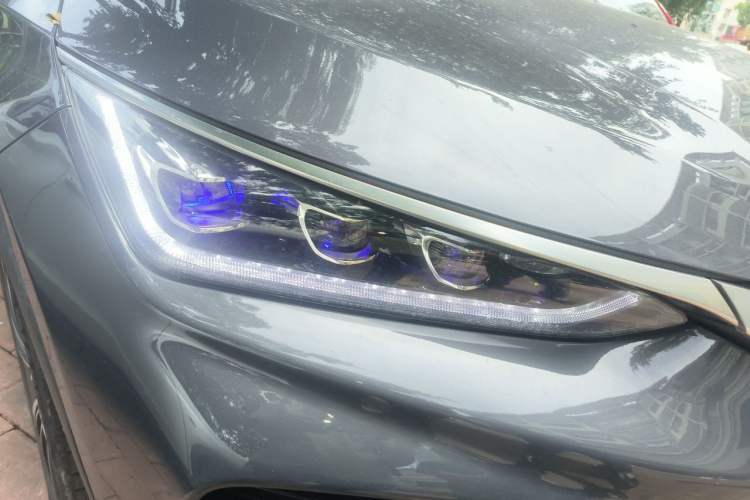 Used BYD Tang New Energy 2022 EV 635 km All-Wheel-Drive Flagship Model Right Front Headlight