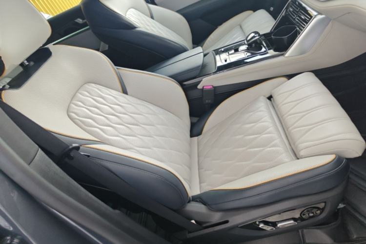 Used BYD Tang New Energy 2022 EV 730KM Luxury Model Right Front Seat