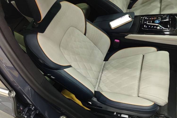 Used BYD Tang New Energy 2022 EV 730KM Luxury Model Right Front Seat