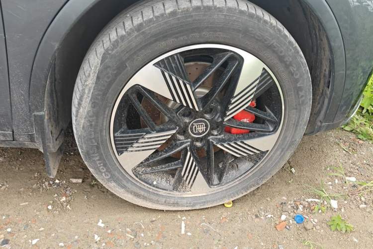 Used BYD Tang New Energy 2022 DM-i 252km Luxury Model Right Front Wheel Hub