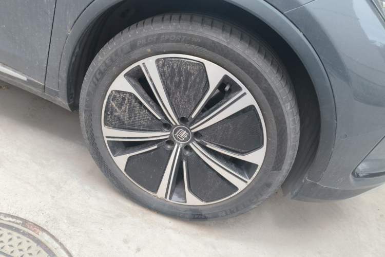 Used BYD Tang New Energy 2022 DM-p 215KM Four-Wheel Drive Flagship Model Right Front Wheel Hub