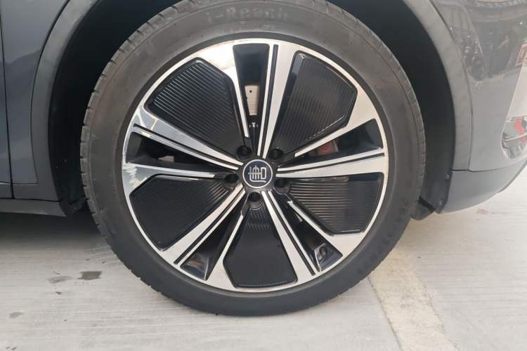 Used BYD Tang New Energy 2022 DM-p 215KM Four-Wheel Drive Flagship Model Right Front Wheel Hub