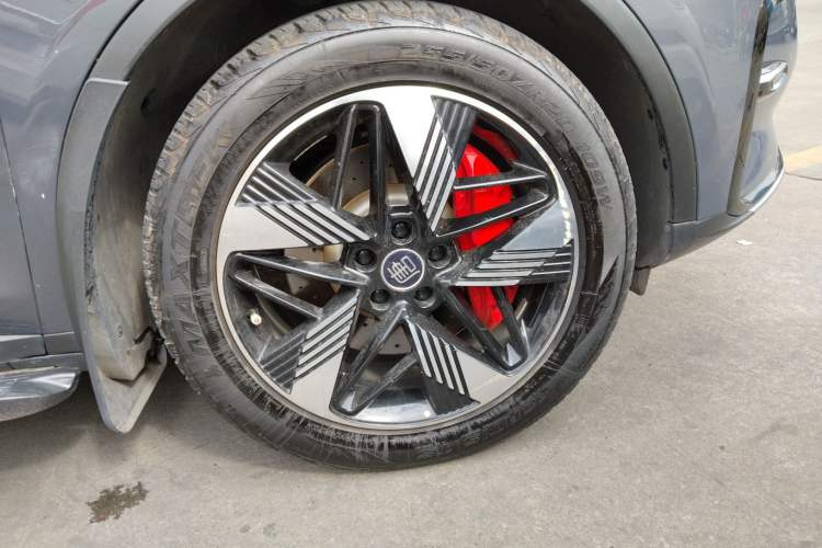 Used BYD Tang New Energy 2022 DM-i 252km Luxury Model Right Front Wheel Hub