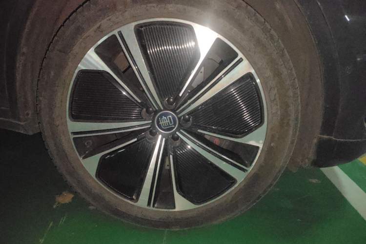 Used BYD Tang New Energy 2022 DM-p 215KM Four-Wheel Drive Flagship Model Right Front Wheel Hub