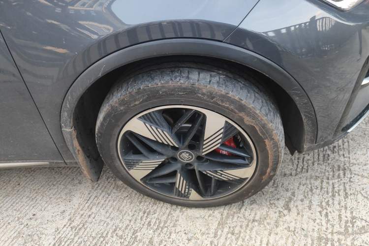 Used BYD Tang New Energy 2022 DM-i 252km Luxury Model Right Front Wheel Hub