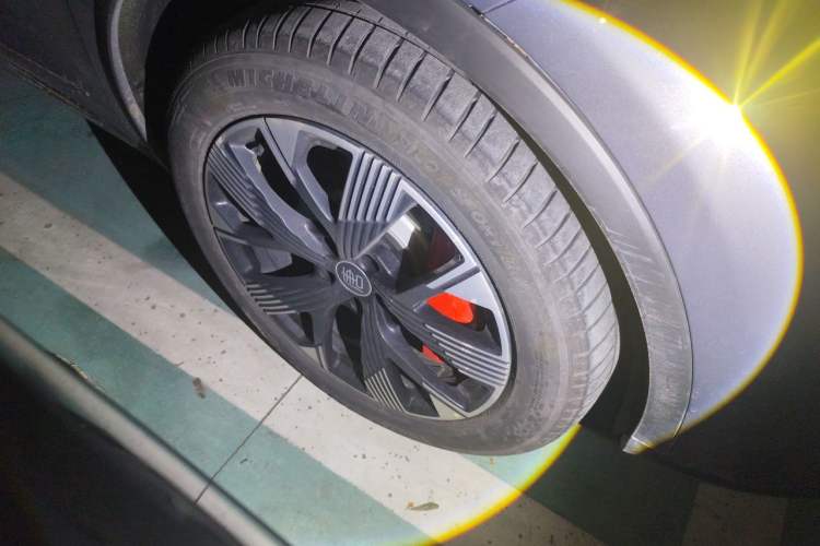 Used BYD Tang New Energy 2022 EV 730KM Luxury Model Right Front Wheel Hub