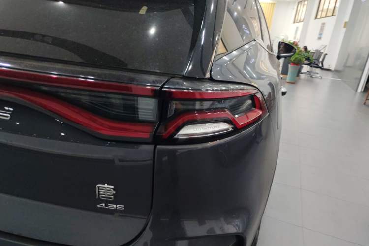 Used BYD Tang New Energy 2022 DM-p 215 km All-Wheel-Drive Deluxe Model Right Rear Taillight