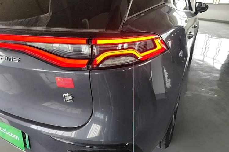 Used BYD Tang New Energy 2022 EV 730KM Luxury Model Right Rear Taillight