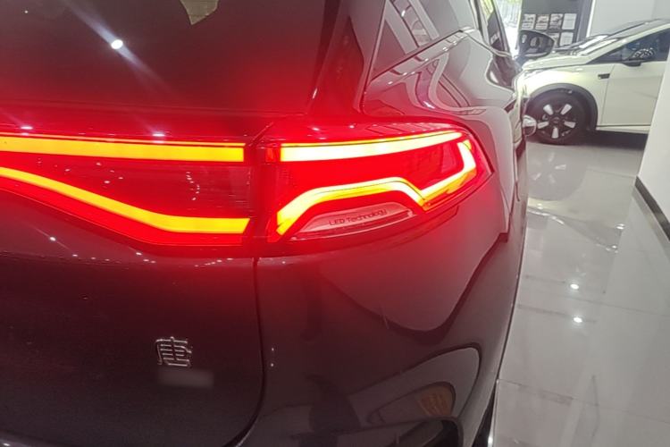 Used BYD Tang New Energy 2022 DM-p 215KM Four-Wheel Drive Flagship Model Right Rear Taillight