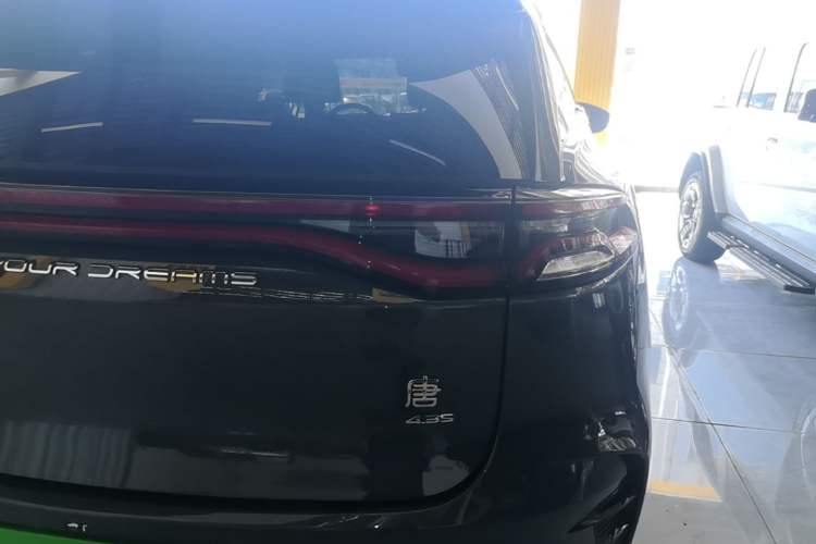 Used BYD Tang New Energy 2022 DM-p 215KM Four-Wheel Drive Flagship Model Right Rear Taillight