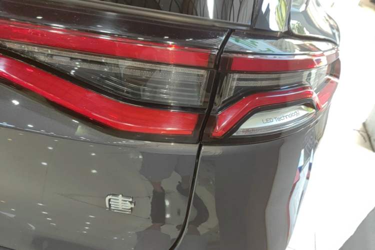 Used BYD Tang New Energy 2022 DM-i 252km Luxury Model Right Rear Taillight