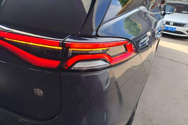 Used BYD Tang New Energy 2022 EV 730KM Luxury Model Right Rear Taillight