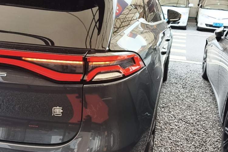 Used BYD Tang New Energy 2022 EV 730KM Luxury Model Right Rear Taillight