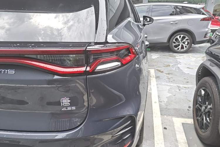 Used BYD Tang New Energy 2022 DM-p 215 km All-Wheel-Drive Deluxe Model Right Rear Taillight
