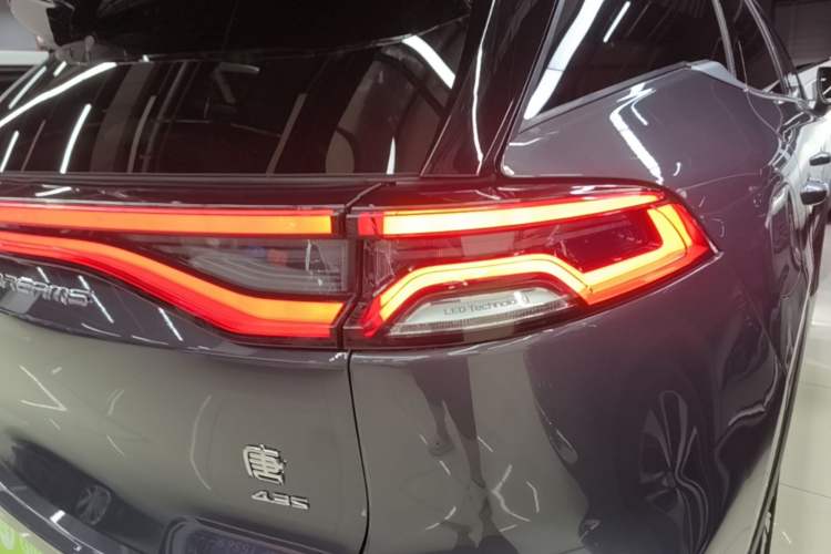Used BYD Tang New Energy 2022 DM-p 215KM Four-Wheel Drive Flagship Model Right Rear Taillight