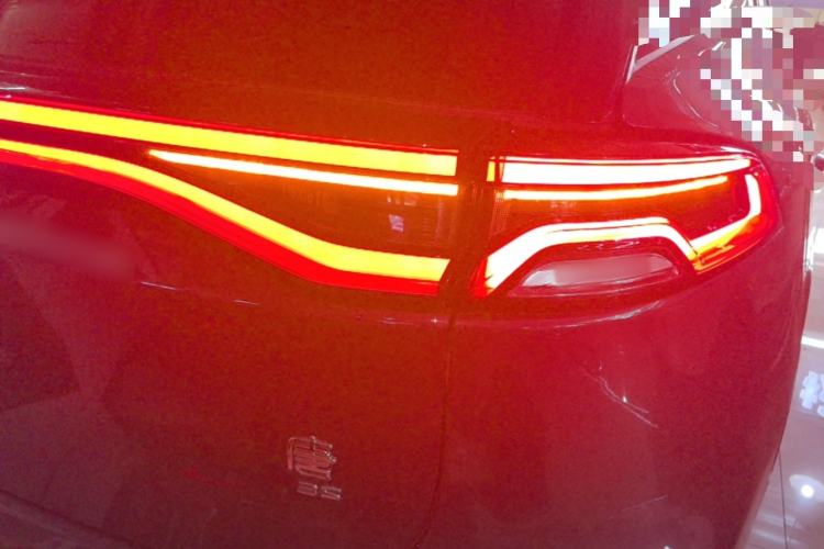 Used BYD Tang New Energy 2022 DM-p 215KM Four-Wheel Drive Flagship Model Right Rear Taillight