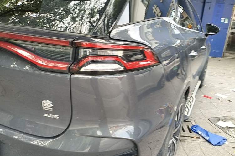 Used BYD Tang New Energy 2022 DM-p 215KM Four-Wheel Drive Flagship Model Right Rear Taillight