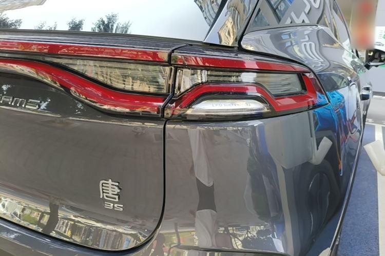 Used BYD Tang New Energy 2022 DM-p 215KM Four-Wheel Drive Flagship Model Right Rear Taillight