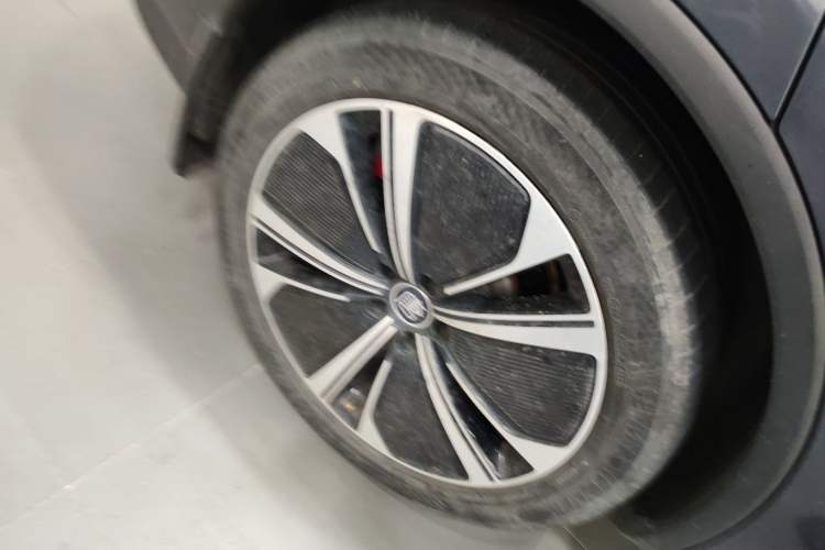 Used BYD Tang New Energy 2022 DM-p 215 km All-Wheel-Drive Deluxe Model Right Rear Wheel Hub