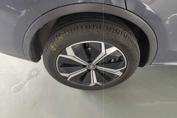 Used BYD Tang New Energy 2022 EV 730KM Luxury Model Right Rear Wheel Hub