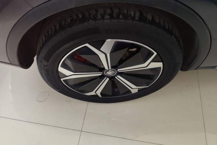 Used BYD Tang New Energy 2022 EV 600KM Luxury Model Right Rear Wheel Hub