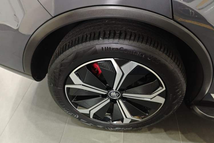 Used BYD Tang New Energy 2022 EV 730KM Luxury Model Right Rear Wheel Hub