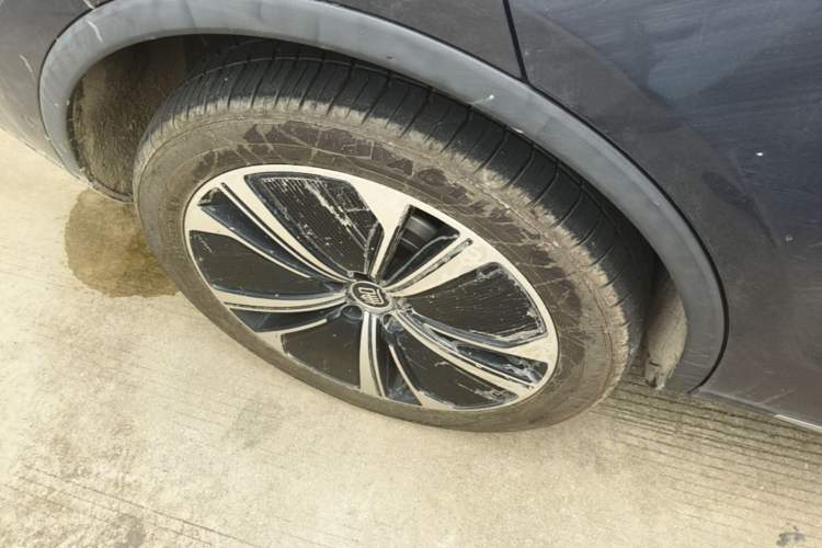 Used BYD Tang New Energy 2022 EV 635 km All-Wheel-Drive Flagship Model Right Rear Wheel Hub