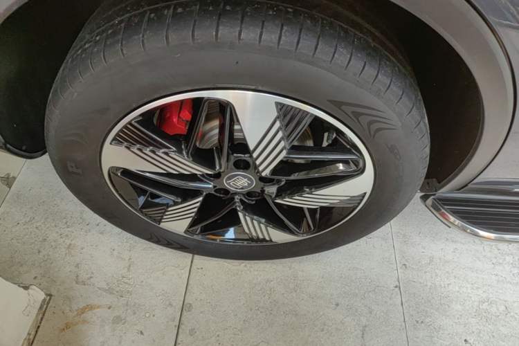 Used BYD Tang New Energy 2022 DM-i 252km Luxury Model Right Rear Wheel Hub