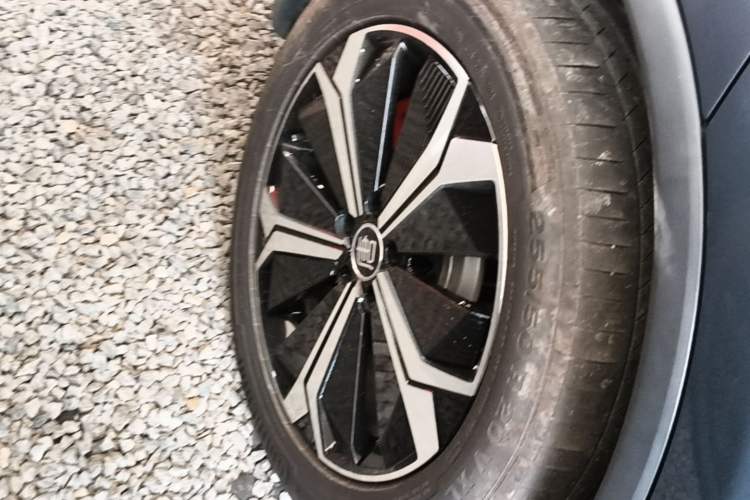 Used BYD Tang New Energy 2022 EV 730KM Luxury Model Right Rear Wheel Hub