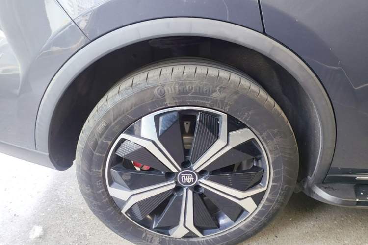 Used BYD Tang New Energy 2022 EV 730KM Luxury Model Right Rear Wheel Hub